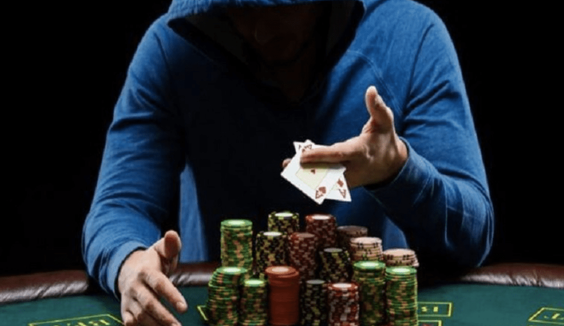 Chơi Poker thế nào để có thể đánh bại được đối thủ