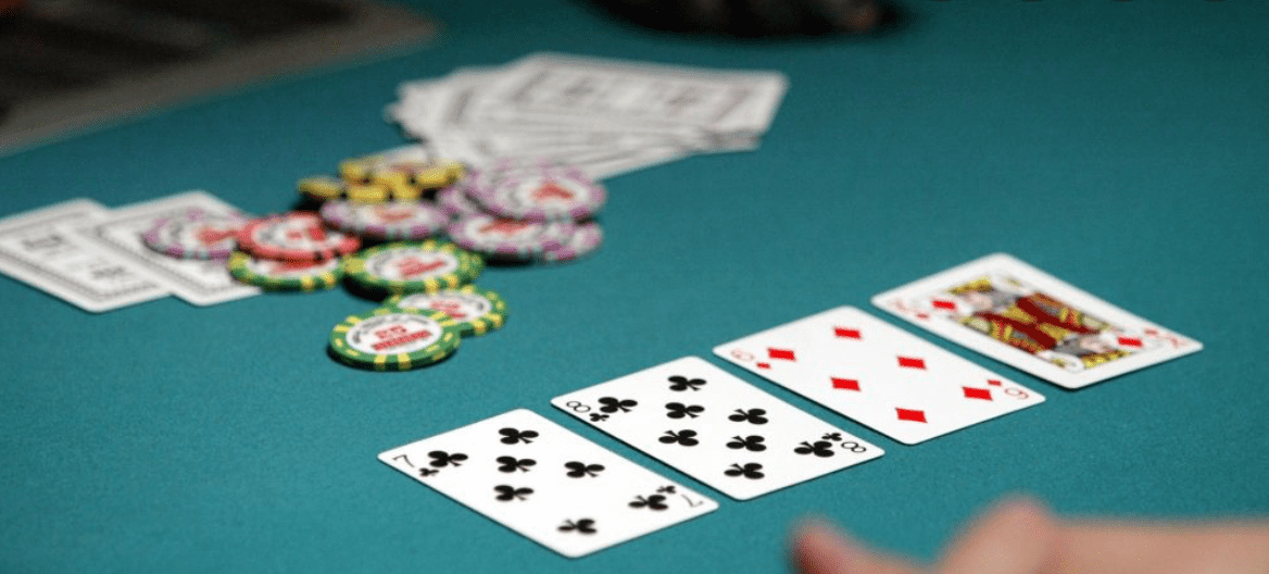 Các bộ tay bài trong Poker có ý nghĩa như thế nào?