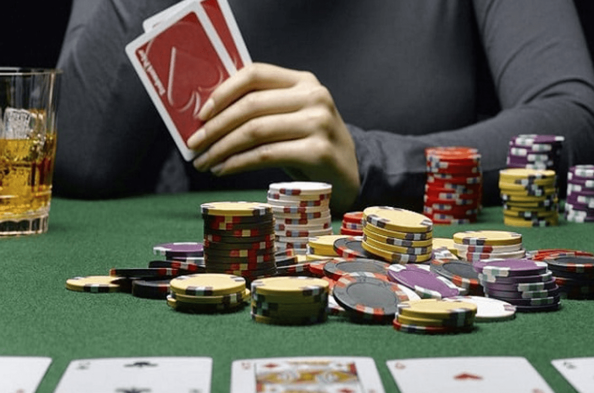 Phân tích 2 dạng Poker được ưa thích hàng đầu