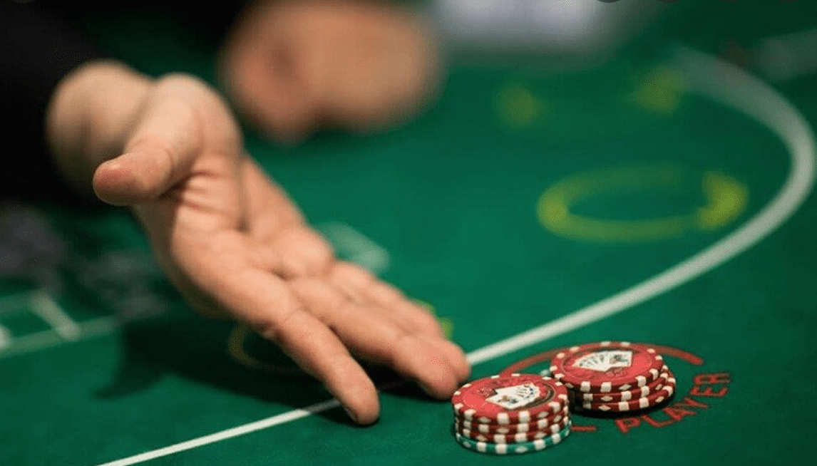 Top 2 kỹ thuật canh bài Baccarat chính xác bạn nên biết