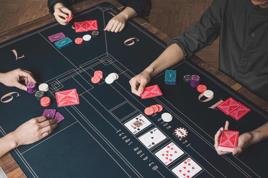 Cách bảo vệ Pot bằng Hand khi chơi game Poker online?